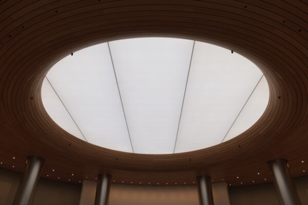 Apple’s Earnings Resilience: Navigating an ‘Outdated’ Product Pipeline