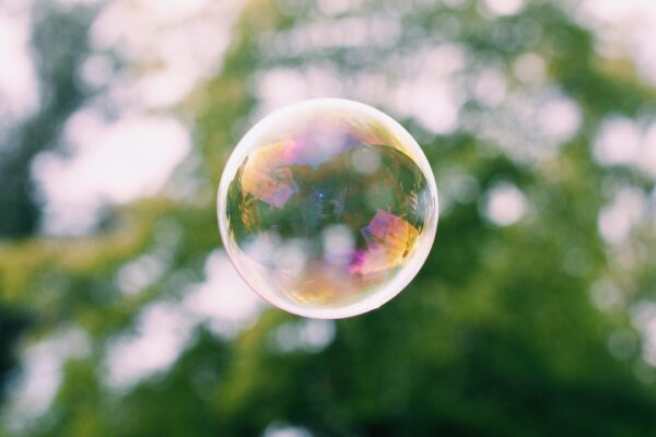 AI’s Q1 Earnings: Sustainable Boom or Dangerous Bubble?