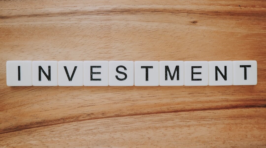 Tech Titans’ Q2 Earnings: The AI Investment vs. Profit Realization Balancing Act for Investors