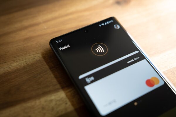 The B2B Stablecoin Boom: How Regulated Crypto Payment Rails Are Dismantling Legacy Banking’s Global Monopoly