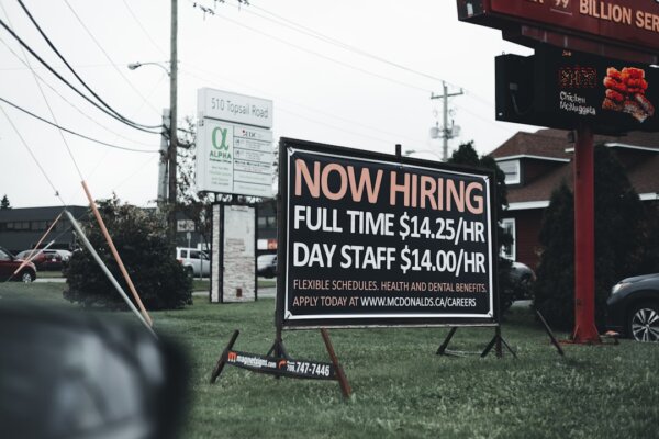Red Alert: Major Layoffs Strike Tech, Manufacturing, and Services – Is a New Economic Reality Dawning?