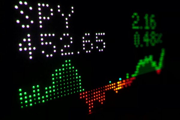 Tech Titans in Turmoil: Why FAANG Stocks Are Shaking – And Where Smart Money Is Heading Next