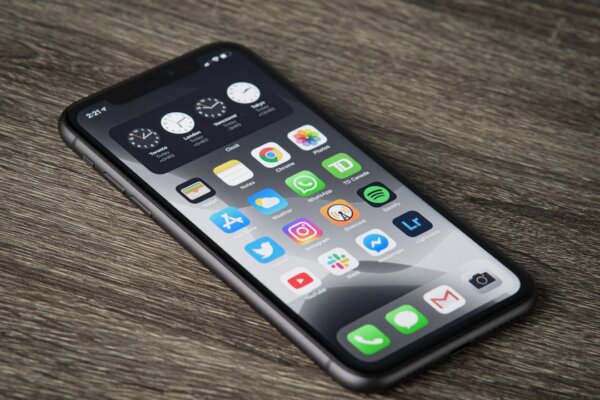 Apple’s Secret Weapon? Leaked Patents Hint at Revolutionary AI Integration for iPhone 17