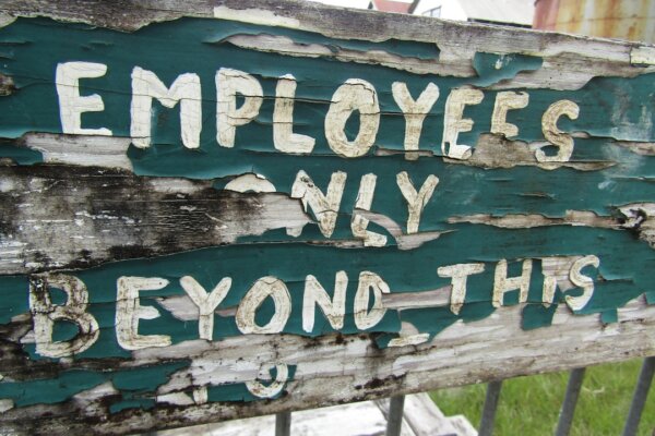 The 24-Hour Purge: Tech, Manufacturing, and Services Sectors Rocked by Unprecedented Layoff Announcements