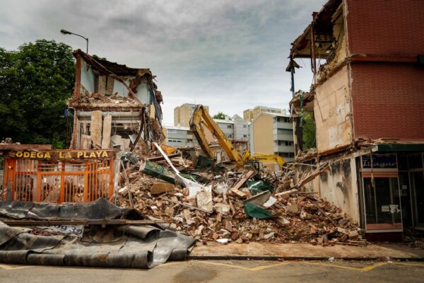 Economic Earthquake: Tech Giants, Factories, and Service Firms Slash Jobs in Unprecedented 24-Hour Purge