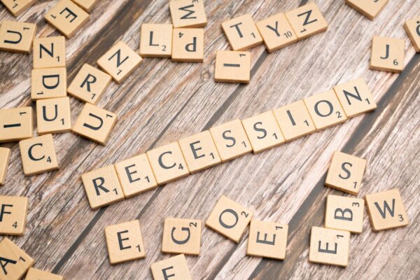 24 Hours of Economic Shockwaves: Mass Layoffs Gut Key Sectors
