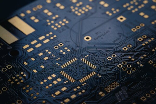 The Great Silicon Shuffle: Intel’s Surprise Comeback Bid and AMD’s AI Ascent – Decoding the Chip War’s Market Impact