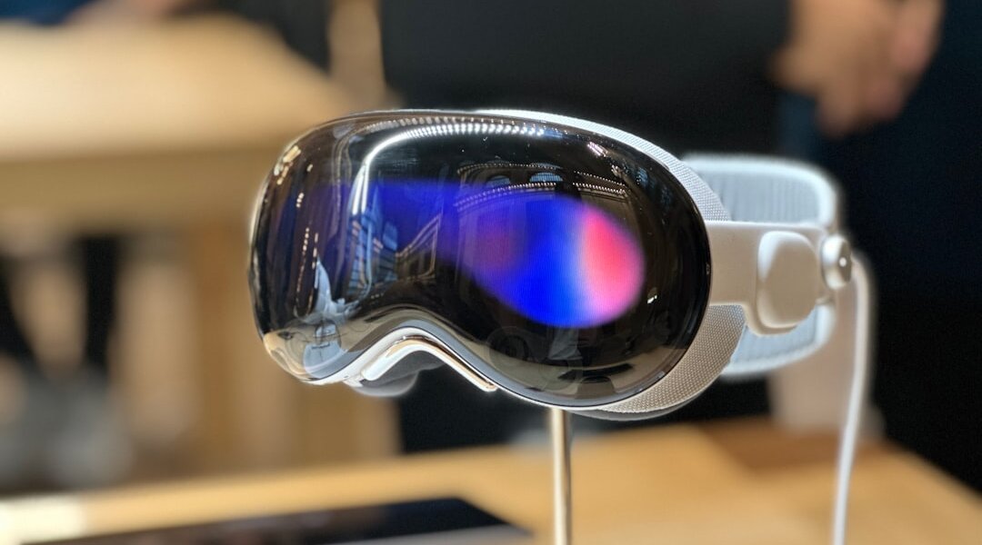 Apple Vision Pro’s Next Chapter: Decoding the visionOS 27 Update for Stock, Rivals, and the Future of AR/VR