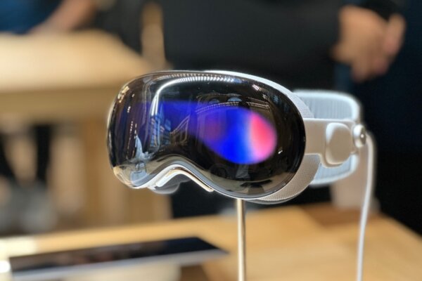 Apple Vision Pro’s Next Chapter: Decoding the visionOS 27 Update for Stock, Rivals, and the Future of AR/VR