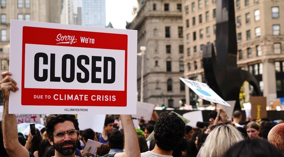 Economic Earthquake: Mass Layoffs Rock Tech, Industrial, and Service Sectors Globally